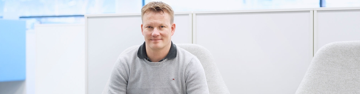 Myyntipäällikkö Olli Ruosaari esitteli Virtual Pulpaper 2021 -tapahtumassa SafeMount-huolto- ja erotusventtiilin