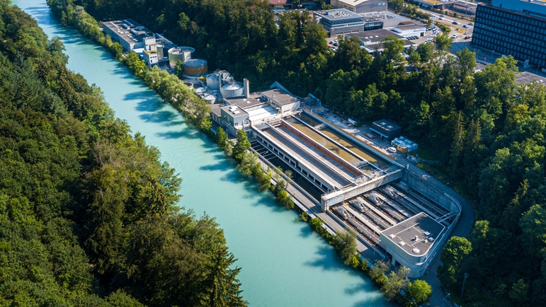 Ilmanäkymä ARA Worblentalista, Sveitsissä sijaitsevasta jätevedenpuhdistamosta