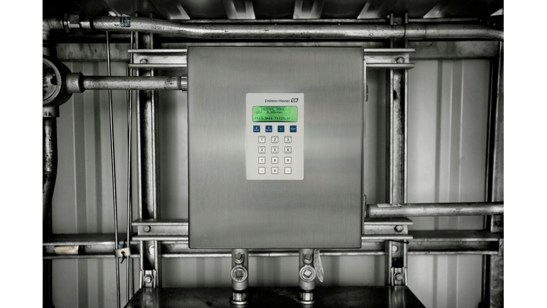 Endress+Hauserin kaasuanalysaattori SS2100 asennettuna asiakkaan laitokseen
