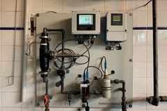 Endress+Hauser Disinfection panel with Memosens CCS51D and CPS31D for free chlorine measurement